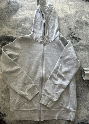 Grijzevest, merk: Primark, staat: Goed, maat: S, € 2,00, € 2,80 inclusief Kopersbescherming