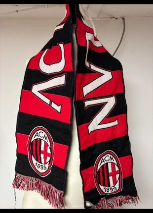 Titre Écharpe AC Milan officielle neuve 🔴, marke: AC Milan, zustand: Neu, mit Etikett, 20,00 €, 21,70 € inklusive Vinted-Käuferschutz