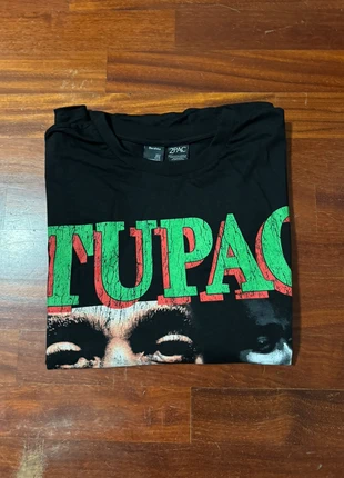 T-shirt Oversized Bershka con stampa TUPAC, brand: Bershka, condizioni: Nuovo senza cartellino, taglia: M, €15.00, €16.45 include la Protezione acquisti