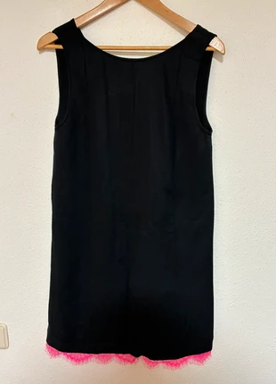American retro zwart jurkje met roze fluo afwerking, merk: American Retro, staat: Nieuw met prijskaartje, maat: M / 38 / 10, € 45,00, € 47,95 inclusief Kopersbescherming
