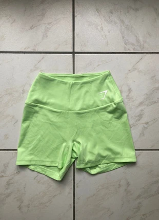 Short Gymshark taille XS couleur vert, marke: Gymshark, zustand: Sehr gut, größe: XS / 34 / 6, 13,00 €, 14,35 € beinhaltet Vinted-Käuferschutz Pro