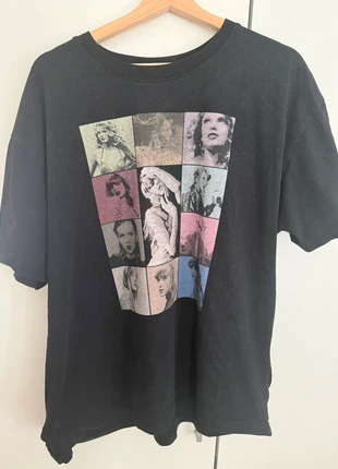 Taylor Swift The Eras Tour T-shirt, marque: Taylor Swift, état: Bon état, taille: XL / 42 / 14, 20,00 €, 21,70 € Protection acheteurs incluse