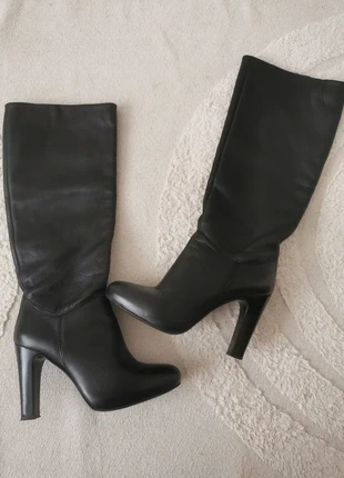 Bottes à talons en cuir, marque: Ovyé, état: Très bon état, taille: 39, 35,00 €, 37,45 € Protection acheteurs incluse
