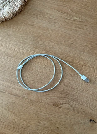 Câble Apple Lightning to USB 1m, merk: Apple, staat: Heel goed, € 10,00, € 11,20 inclusief Kopersbescherming