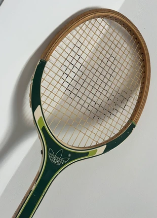 Raquette de tennis vintage Adidas en bois, brand: adidas, condition: Very good, €20.00, €21.70 includes Buyer Protection