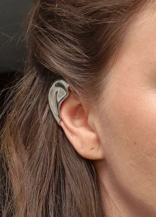 Earcuff argenté, forme anatomique, marke: COS, zustand: Sehr gut, 19,00 €, 20,65 € beinhaltet Vinted-Käuferschutz Pro