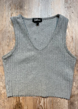 Haut d’été sans manche gris Jennyfer pour fille en très bon état, merk: Jennyfer, staat: Heel goed, maat: XS / 34 / 6, € 2,00, € 2,80 inclusief Kopersbescherming
