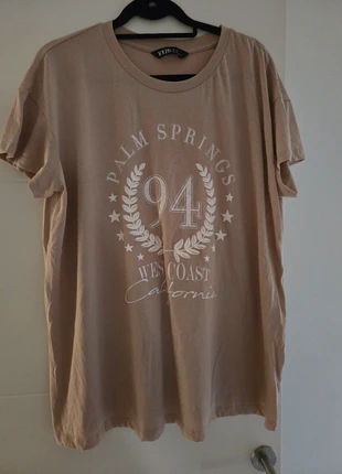 T-shirt oversize beige - Yours, marque: Yours, état: Très bon état, taille: XXXL / 46 / 18, 6,00 €, 7,00 € Protection acheteurs incluse