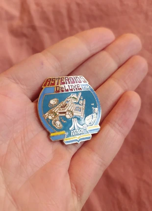 RARE: Atari collector pins - Asteroids Deluxe vintage, brand: Atari, condizioni: Ottime, €35.00, €37.45 include la Protezione acquisti