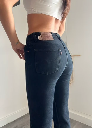 Jeans Levi’s 501 W29 Taglia 40 italiana Orli originali  Lavaggio nero Condizioni perfette, brand: Levi's, condizioni: Nuovo senza cartellino, taglia: S / IT 40 / EU 36, €34.00, €36.40 include la Protezione acquisti