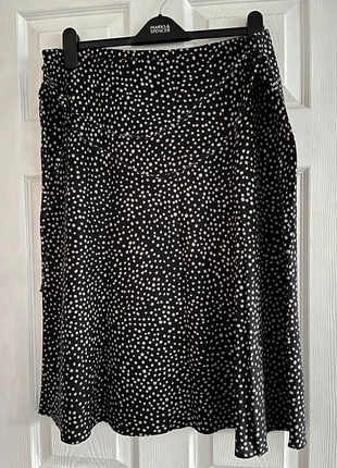 Marks and Spencer size 18 linen blend navy polka dot midi skirt, brand: Marks & Spencer, condition: Very good, size: L / UK 16-18, £4.00, £4.90 includes Buyer Protection