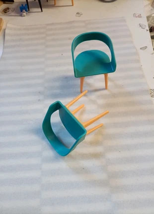 2 chaises en plastique bleues playtive, marque: Playtive, état: Très bon état, taille: 6-9 mois / 68 cm, 2,50 €, 3,33 € Protection acheteurs incluse