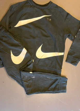 Ensemble Nike TM, marke: Nike, zustand: Sehr gut, größe: XL, 25,00 €, 26,95 € inklusive Vinted-Käuferschutz