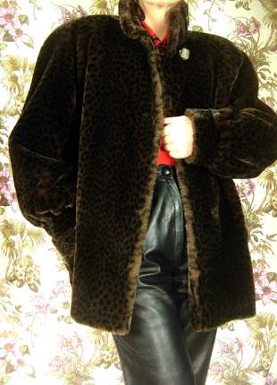 manteau fausse fourrure léopard marron foncé années 80, brand: Vintage Dressing, condition: Very good, size: XL / 42 / 14, €75.00, €79.45 includes Buyer Protection Pro