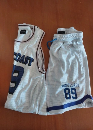 Completo sportivo Basket pantaloncino + canotta, marque: Terranova, état: Bon état, taille: XS, 12,00 €, 13,30 € Protection acheteurs incluse