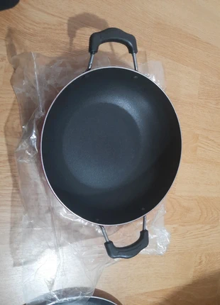 New Non stick deep pan (22.5 cm diameter), zustand: Neu, 8,00 €, 9,10 € inklusive Vinted-Käuferschutz
