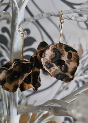 Boucles d'oreilles acier inoxydable leopard, merk: Stainless, staat: Heel goed, € 12,00, € 13,30 inclusief Kopersbescherming