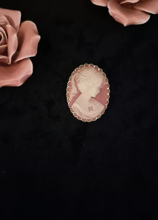 Broche vintage ovale camé 💛 portrait de femme, marque: Vintage Chic, état: Très bon état, 4,00 €, 4,90 € Protection acheteurs (Pro) incluse