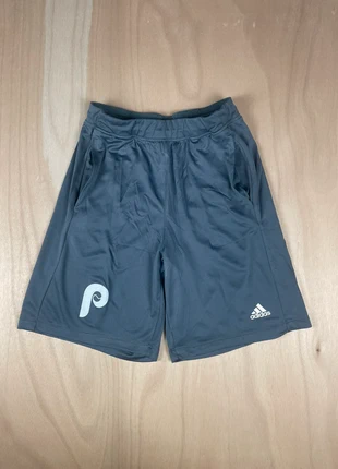 Short long de sport gris Adidas logo brodé taille M, marque: adidas, état: Très bon état, taille: M, 5,00 €, 5,95 € Protection acheteurs (Pro) incluse