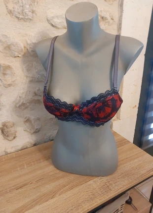 Soutien gorge gorteks 85A, marque: Gorteks, état: Neuf avec étiquette, taille: 85A et AA, 12,00 €, 13,30 € Protection acheteurs incluse