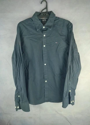 Chemise Tommy Hilfiger - 100% Coton - Tachée - Noire, marque: Tommy Hilfiger, état: Satisfaisant, taille: XL, 3,50 €, 4,38 € Protection acheteurs incluse