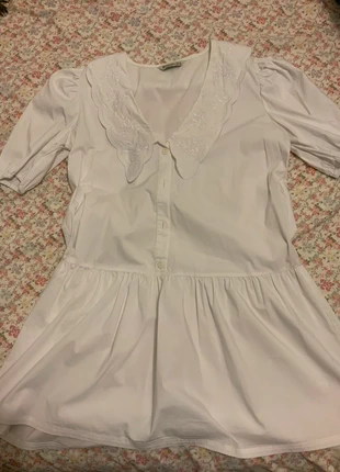 Robe blanche col Claudine broderie, brand: Stradivarius, condizioni: Nuovo senza cartellino, taglia: XL / IT 46 / EU 42, €7.00, €8.05 include la Protezione acquisti