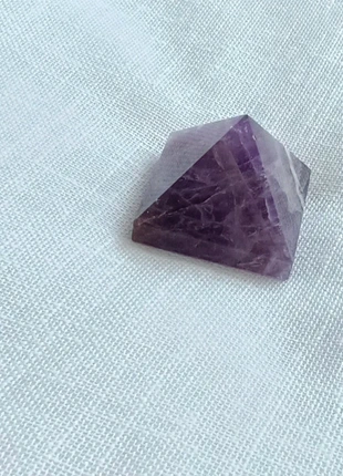 Améthyste mini pyramide, marque: Pierre, état: Très bon état, 6,00 €, 7,00 € Protection acheteurs incluse