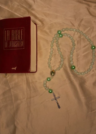 Chapelet vert avec une croix argentée, marca: Coffret Chrétien, estado: Novo sem etiquetas, €10.00, €11.20 inclui Proteção do Comprador