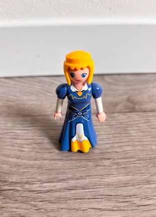 Une figurine princesse Léonore Playmobil 6699 Super 4, brand: Playmobil, condition: Very good, size: One size, €1.00, €1.75 includes Buyer Protection
