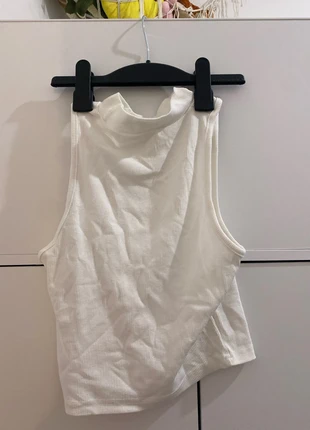 XS white vest crop top, brand: ONLY, condition: Very good, size: XS / UK 4-6, £1.90, £2.70 includes Buyer Protection