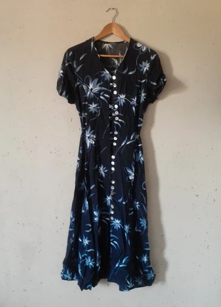 Vintage midi blue flower dress, merk: Vintage Dressing, staat: Heel goed, maat: M / 38 / 10, € 10,00, € 11,20 inclusief Kopersbescherming
