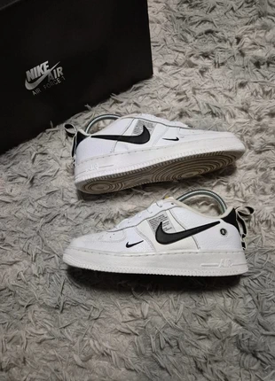Basket Nike Air Force 1 07 LV8 Utility Blanc Noir Taille 38, marque: Nike, état: Très bon état, taille: 38, 39,50 €, 42,18 € Protection acheteurs incluse