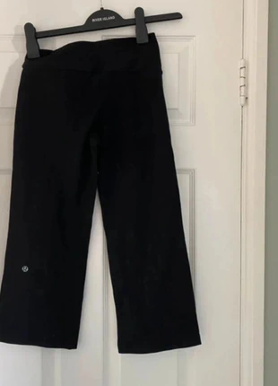 Lululemon Cropped Black Leggings XXS, marque: Lululemon, état: Très bon état, taille: XXS / 32 / 4, 20,00 €, 21,70 € Protection acheteurs incluse