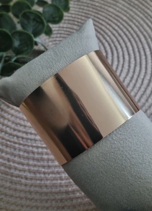 Strakke & minimalistische goudkleurige brede metalen armband/ cuff. (Maat M), estado: Bueno, 1,00 €, 1,75 € Protección al comprador Pro incluida