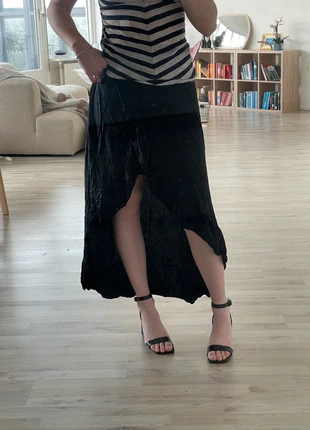 Flowy black skirt, marque: Typical Jill, état: Très bon état, taille: S / 36 / 8, 12,50 €, 13,83 € Protection acheteurs incluse