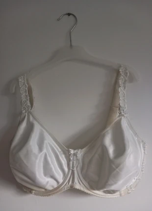 Witte Bh van PrimaDonna, marca: PrimaDonna, estado: Bom, tamanho: 70F, €15.00, €16.45 inclui Proteção do Comprador