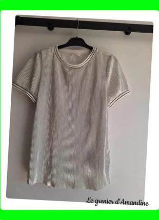 Haut 114 T-shirt argenté plissé Camaïeu T38, marque: Camaïeu, état: Très bon état, taille: M / 38 / 10, 4,00 €, 4,90 € Protection acheteurs (Pro) incluse