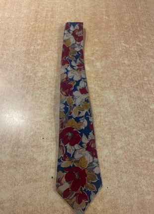 Superbe cravate status fleurie multicolore bordeaux, marque: Status, état: Très bon état, 12,00 €, 13,30 € Protection acheteurs incluse