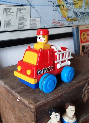 Jouet enfant vintage | Tomy Push N Go | Camion pompier à friction | 1985 | Vieux jouet, marke: Vintage Love, zustand: Gut, größe: Einheitsgröße, 5,00 €, 5,95 € inklusive Vinted-Käuferschutz