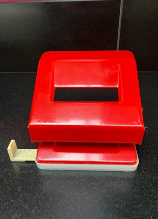 Perforatrice de bureau deux trous, brand: Ariane, condition: Very good, €4.00, €4.90 includes Buyer Protection