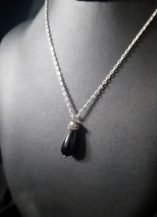 Collier simple pendentif goutte noire style ethnique, marque: Slaycycled, état: Neuf avec étiquette, 17,00 €, 18,55 € Protection acheteurs incluse