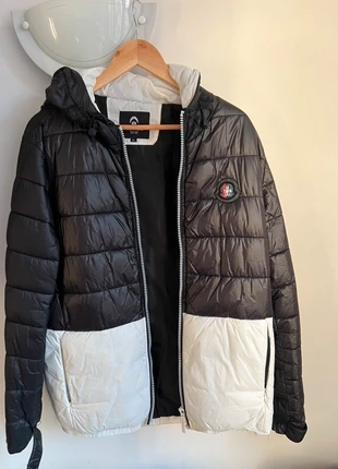 Black and white puffer, marca: Vintage Dressing, estado: Muy bueno, tamaño: L, 20,00 €, 21,70 € Protección al comprador incluida