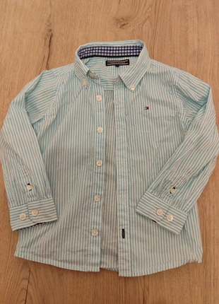 Camisa Tommy Hilfiger manga larga niño 4 años azul y blanca, marca: Tommy Hilfiger, estado: Muy bueno, tamaño: 4 años / 104 cm, 31,00 €, 32,55 € Protección al comprador incluida