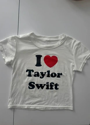 I Heart Taylor Swift Top, marque: Local, état: Très bon état, taille: S / 36 / 8, 8,00 €, 9,10 € Protection acheteurs incluse