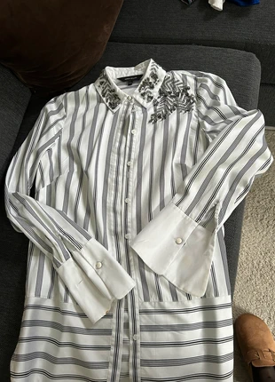 Chemise avec perles et poignets mousquetaires, marque: Karen Millen, état: Bon état, taille: M / 38 / 10, 10,00 €, 11,20 € Protection acheteurs incluse