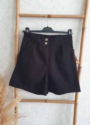 Short Taille M, marque: Mily Paris, état: Neuf avec étiquette, taille: M / 38 / 10, 18,00 €, 19,60 € Protection acheteurs (Pro) incluse