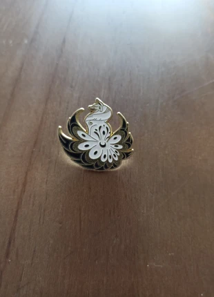 pin's renard kitsune 9 queues, staat: Heel goed, € 3,00, € 3,85 inclusief Kopersbescherming Pro