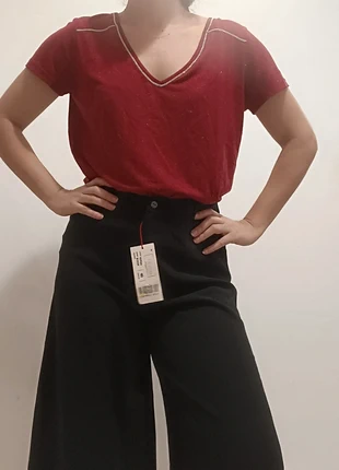 Tee-shirt bordeau pailleté détails dorés col v, marke: Etam, zustand: Sehr gut, größe: M / 38 / 10, 5,00 €, 5,95 € inklusive Vinted-Käuferschutz