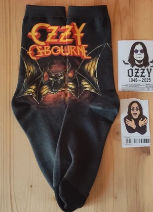 Ozzy Osbourne socks, merk: MERCH, staat: Nieuw zonder prijskaartje, maat: Universeel, € 14,00, € 15,40 inclusief Kopersbescherming