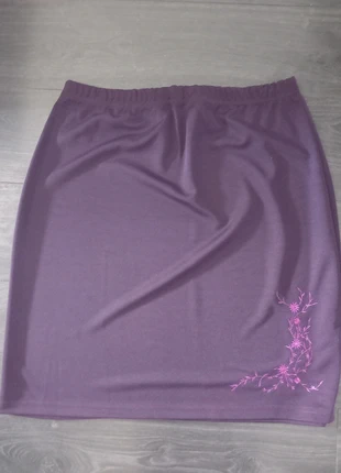 Jupe taille 52 bleubonheur avec broderies, marque: Bleu bonheur, état: Très bon état, taille: 6XL / 52 / 24, 2,00 €, 2,80 € Protection acheteurs incluse